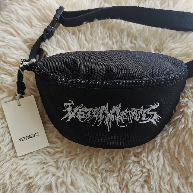 Balenciaga(バレンシアガ)のvetements logo belt bag ボディバッグ ショルダーバッグ メンズのバッグ(ショルダーバッグ)の商品写真