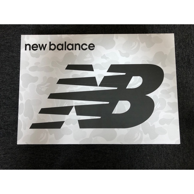 A BATHING APE(アベイシングエイプ)の【新品】BAPE × NEW BALANCE5740 カモフラシャークスニーカー メンズの靴/シューズ(スニーカー)の商品写真