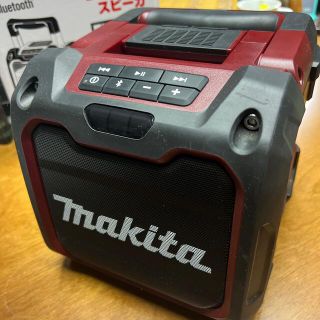 マキタ(Makita)のmakita 充電式スピーカ　モデル　MR200AR(スピーカー)