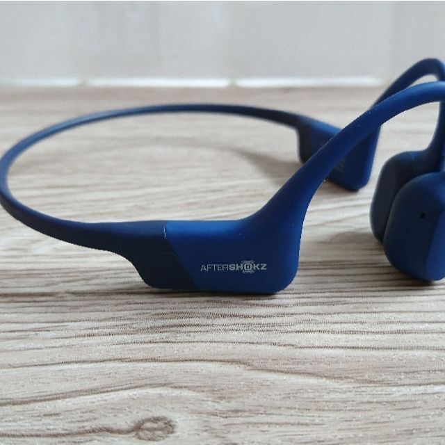 しんのししゃも様 専用AfterShokz Aeropex AS800　青 スマホ/家電/カメラのオーディオ機器(ヘッドフォン/イヤフォン)の商品写真