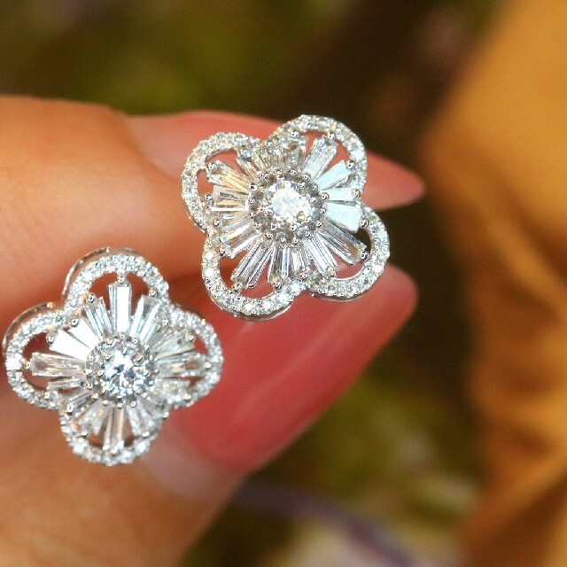枚数限定 揺れるピアス♡K18PG 天然ダイヤモンド フックピアス 0.26ct