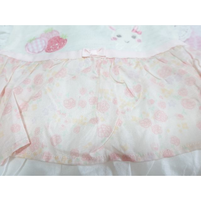 coeur a coeur(クーラクール)の◆新品◆クーラクール　ワンピース　夏　イチゴと花　アイボリー　90 キッズ/ベビー/マタニティのキッズ服女の子用(90cm~)(ワンピース)の商品写真