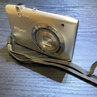 ニコン(Nikon)のニコン コンパクトデジタルカメラ COOLPIX S2900 シルバー (コンパクトデジタルカメラ)