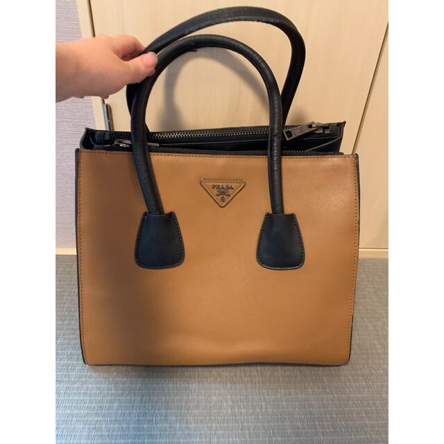 驚きの値段 PRADA プラダ ハンドバッグ キャメル ストラップ付き 美品