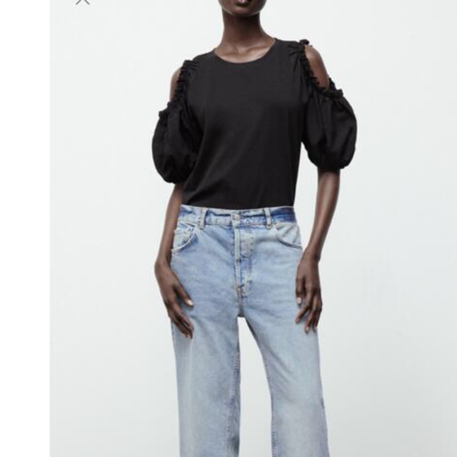 ZARA(ザラ)のZARA  カットアウト入りコントラストＴシャツ レディースのトップス(Tシャツ(半袖/袖なし))の商品写真