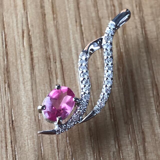 ⭐️可愛いバフトップカット⭐️ネオンピンクスピネル ペンダントトップ0.73ct レディースのアクセサリー(チャーム)の商品写真