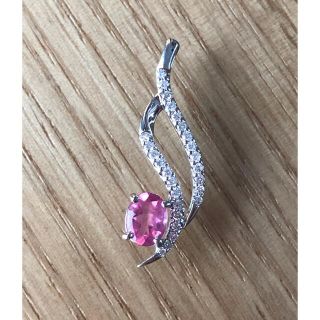 ⭐️可愛いバフトップカット⭐️ネオンピンクスピネル ペンダントトップ0.73ct(チャーム)