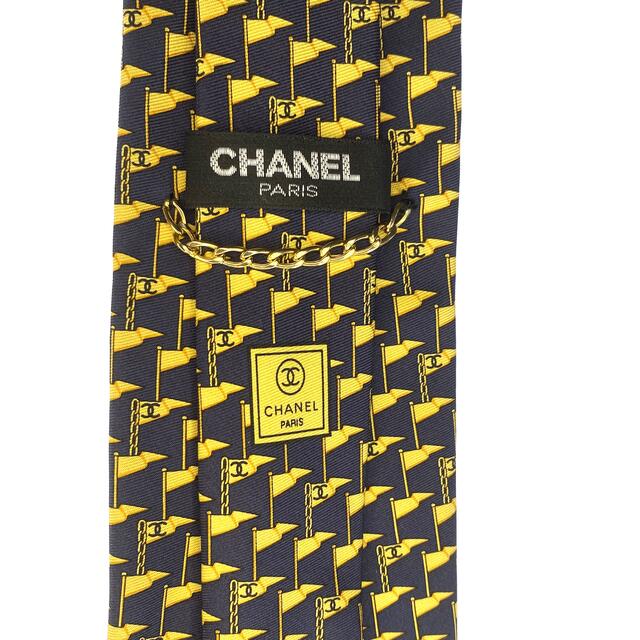 CHANEL(シャネル)のシャネル　シルクネクタイ　ココマーク　シルク　紺色　旗　メンズ　レディース　良品 メンズのファッション小物(ネクタイ)の商品写真