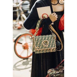 ショルダーバッグ フェンディ レザー キャナイエフ 2way ハンド
