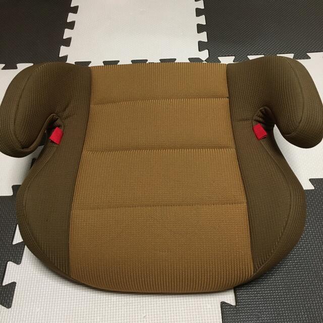 西松屋(ニシマツヤ)のジュニアシート キッズ/ベビー/マタニティの外出/移動用品(自動車用チャイルドシート本体)の商品写真