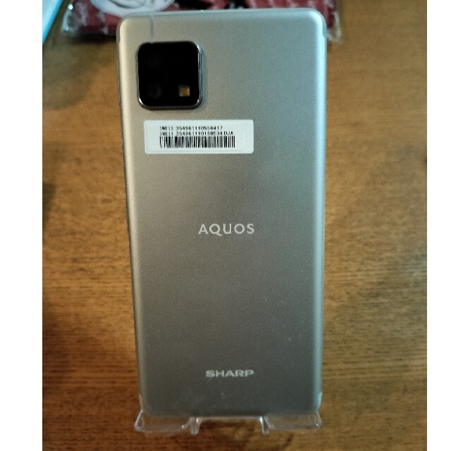 AQUOS(アクオス)のAQUOS sense4 lite 64GB シルバー 　画面割れあり スマホ/家電/カメラのスマートフォン/携帯電話(スマートフォン本体)の商品写真