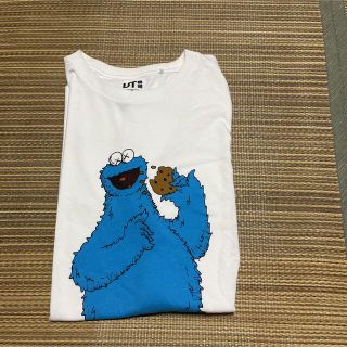 ユニクロ(UNIQLO)のUNIQLO KAWS SESAME STREET tシャツ XL クッキー(Tシャツ/カットソー(半袖/袖なし))