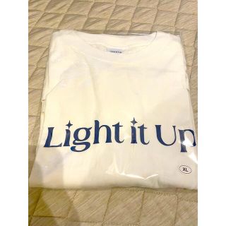 ニジュー(NiziU)のLight it UpツアーTシャツ(XL)(アイドルグッズ)