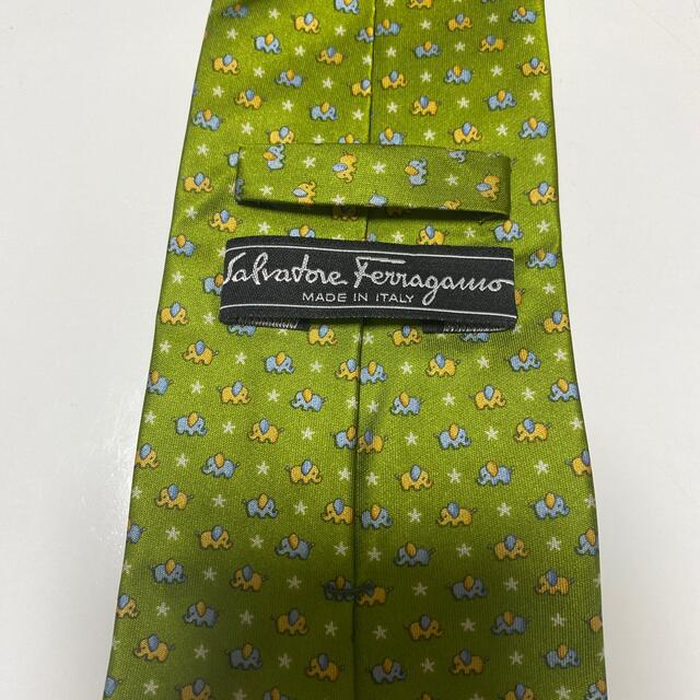 フェラガモ　ネクタイ メンズのファッション小物(ネクタイ)の商品写真