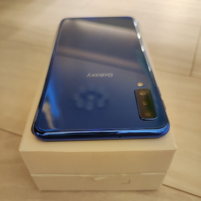 Galaxy(ギャラクシー)の【】SAMSUNG Galaxy A7 ブルー SM-A750C 楽天モバイル版 スマホ/家電/カメラのスマートフォン/携帯電話(スマートフォン本体)の商品写真