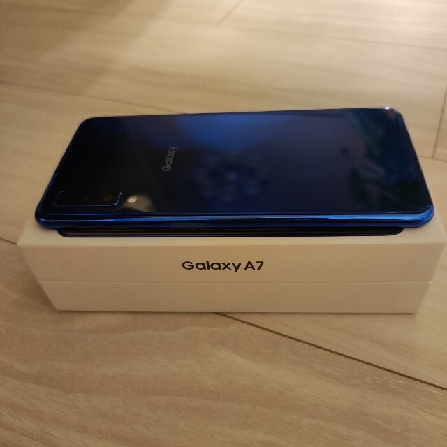 Galaxy(ギャラクシー)の【】SAMSUNG Galaxy A7 ブルー SM-A750C 楽天モバイル版 スマホ/家電/カメラのスマートフォン/携帯電話(スマートフォン本体)の商品写真