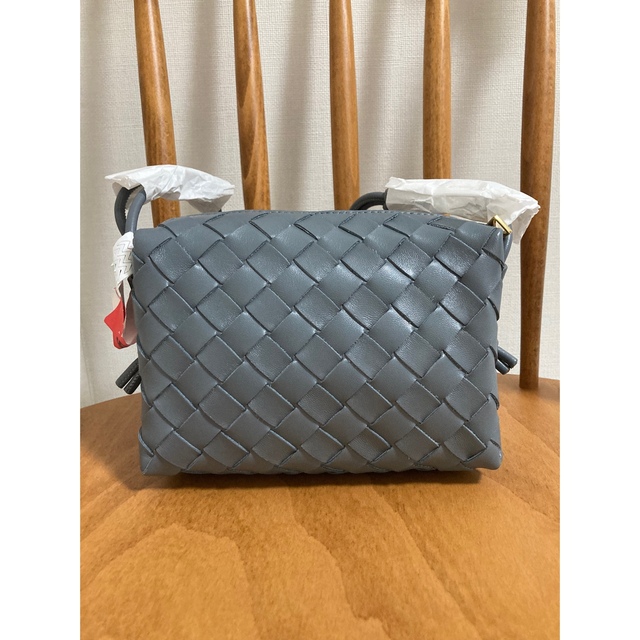 Bottega Veneta(ボッテガヴェネタ)のちゃー様専用☆ボッテガヴェネタ　ループミニ　サンダー レディースのバッグ(ショルダーバッグ)の商品写真