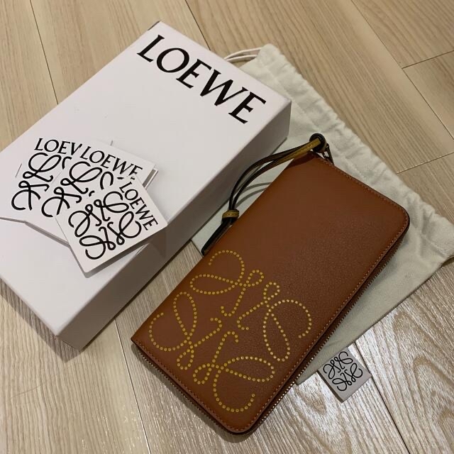 LOEWE - クーポン期間値下げ！【未使用】ロエベ 長財布 ジップ ...