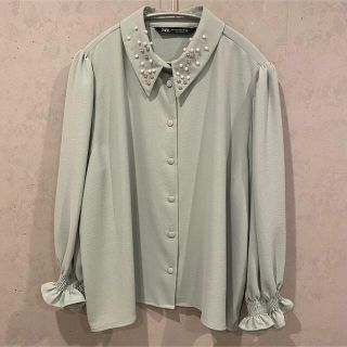 ザラ(ZARA)の【最終値下】ZARA ビジュー襟ブラウス　ミント　Mサイズ(シャツ/ブラウス(長袖/七分))