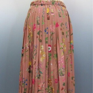 ヌメロヴェントゥーノ(N°21)のヌメロン　花柄スカート36(ひざ丈スカート)