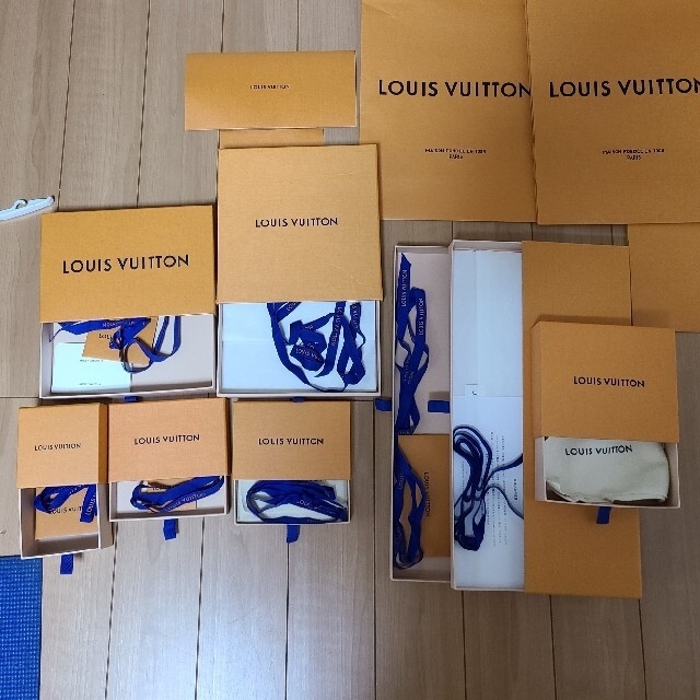 LOUIS VUITTON - ヴィトン 空箱 ショッパー まとめ売りの通販 by LOUIS VUITTON - ヴィトン 空箱 ショッパー まとめ売りの通販 by