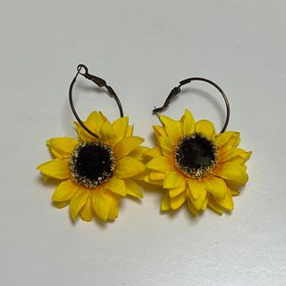 ピアス　⁑ ひまわり(ピアス)