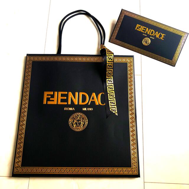 FENDI(フェンディ)のFENDI×VERSACE コラボショッパー紙袋　フェンダーチェ レディースのバッグ(ショップ袋)の商品写真