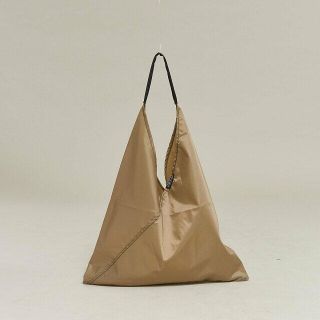 ノミネ(Nomine)の【ベージュ】【MELO】Triangle Tote BAG(トートバッグ)