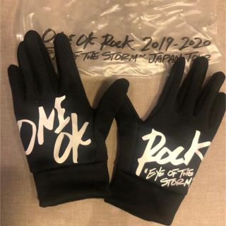 ワンオクロック(ONE OK ROCK)のONE OK ROCK ライブグッズ　グローブ(ポップス/ロック(邦楽))