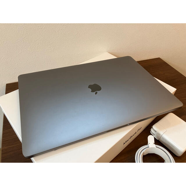 Apple(アップル)のApple MacBook Pro 15 2018 i7 32GB 512GB スマホ/家電/カメラのPC/タブレット(ノートPC)の商品写真