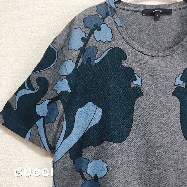 Gucci(グッチ)の【GUCCI】グッチ 刺繍ブランドロゴ グレーグラン総柄 Tシャツ メンズのトップス(Tシャツ/カットソー(半袖/袖なし))の商品写真