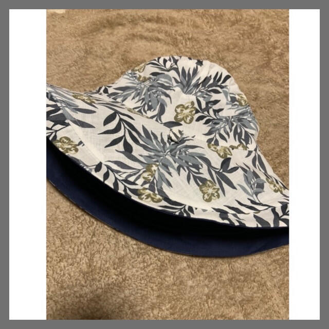 新品バケットハット 花柄 リバーシブル 帽子 レディース UVカット 紺 レディースの帽子(ハット)の商品写真