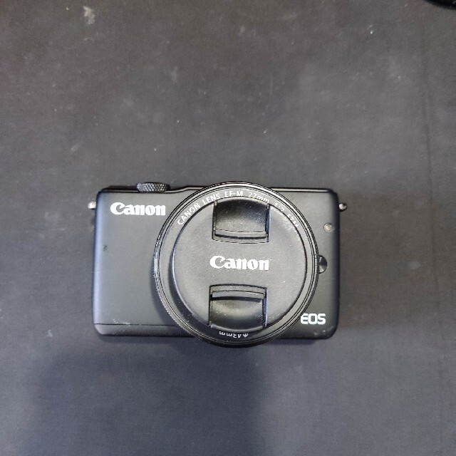 Canon EOS M10 &　EF-M 22MM　STM スマホ/家電/カメラのカメラ(ミラーレス一眼)の商品写真