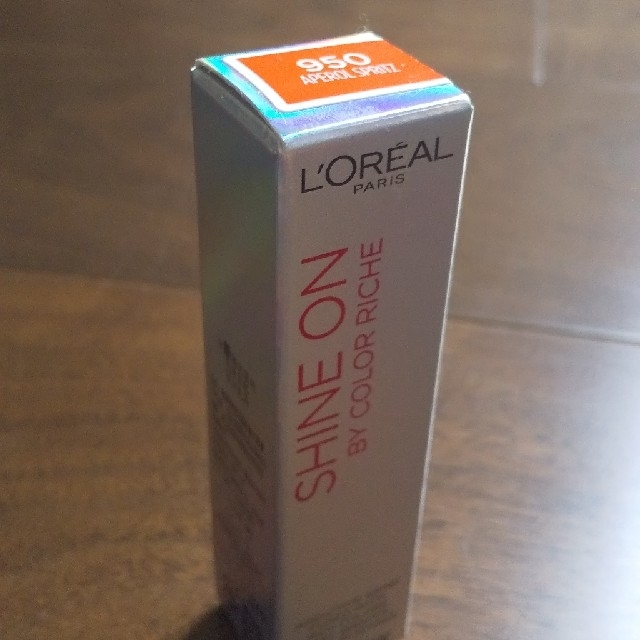 L'Oreal Paris(ロレアルパリ)のロレアル パリ リップ シャインオン 950 コスメ/美容のベースメイク/化粧品(リップグロス)の商品写真
