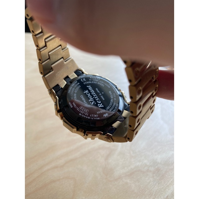 G-SHOCK(ジーショック)の【美品】Gshock GMW-B5000GD-9JF ゴールド メンズの時計(腕時計(デジタル))の商品写真