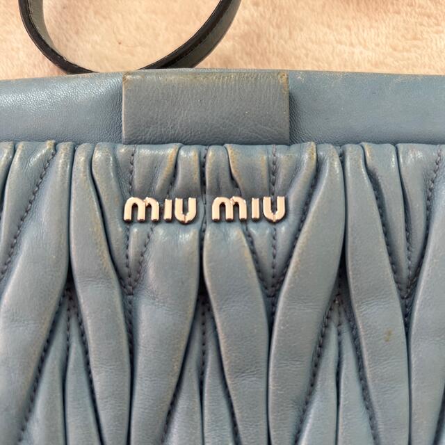 miumiu(ミュウミュウ)の最終値下げ　miumiu ショルダーバッグ　梅田阪急限定商品 レディースのバッグ(ショルダーバッグ)の商品写真