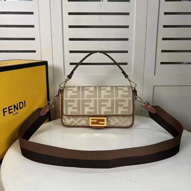 FENDI - FENDI バッグ　バゲット