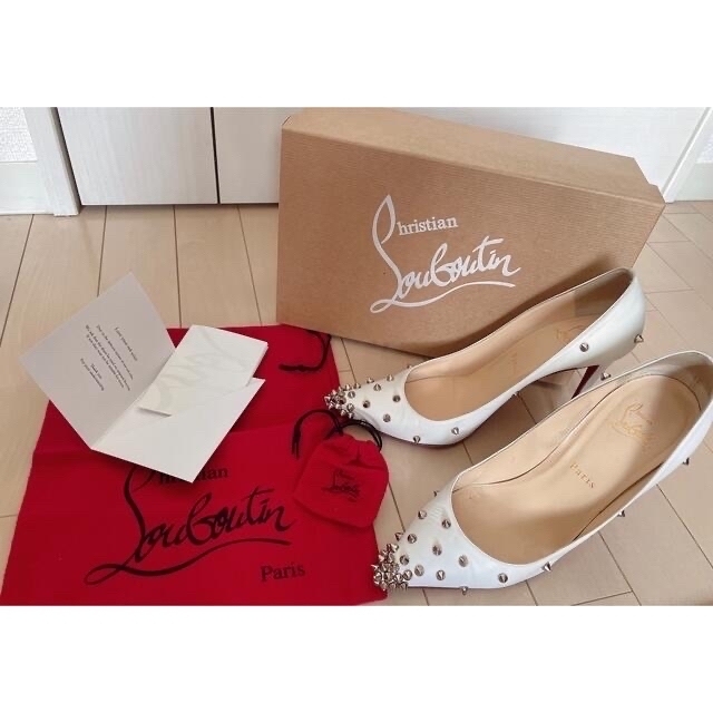 Christian Louboutin(クリスチャンルブタン)のクリスチャンルブタン  ホワイト　タカシマ屋で購入。 レディースの靴/シューズ(ハイヒール/パンプス)の商品写真