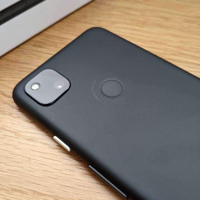Google Pixel(グーグルピクセル)のpixel4a SIMフリー　Just black 128GB スマホ/家電/カメラのスマートフォン/携帯電話(スマートフォン本体)の商品写真