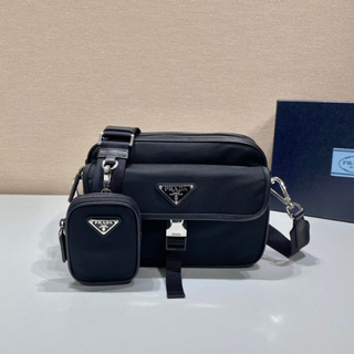 プラダ ボディーバッグの通販 700点以上 | PRADAを買うならラクマ