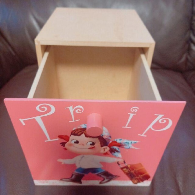 ペコちゃん木箱 エンタメ/ホビーのおもちゃ/ぬいぐるみ(キャラクターグッズ)の商品写真
