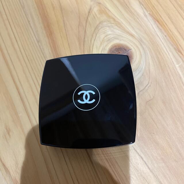 CHANEL(シャネル)のCHANEL フェイスパウダー新品 コスメ/美容のベースメイク/化粧品(フェイスパウダー)の商品写真