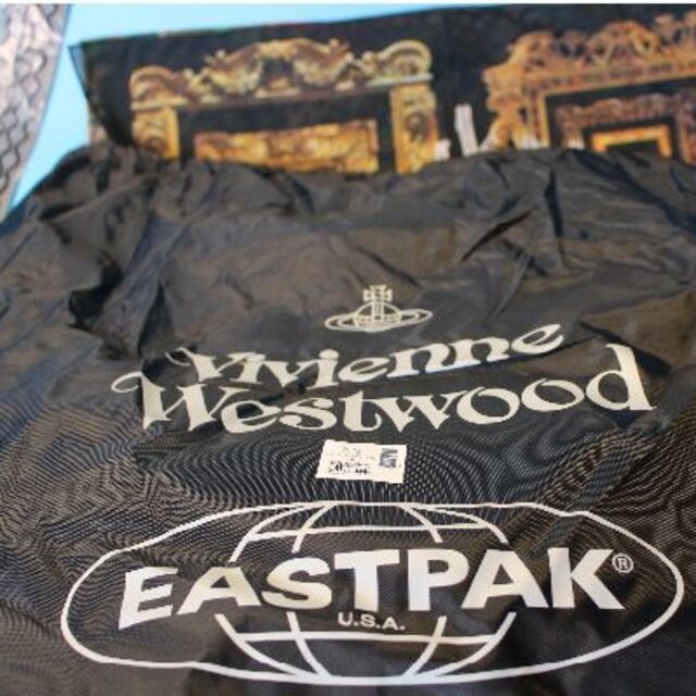 Vivienne Westwood(ヴィヴィアンウエストウッド)の新品　ヴィヴィアン×EASTPAK   PADDED レディースのバッグ(リュック/バックパック)の商品写真