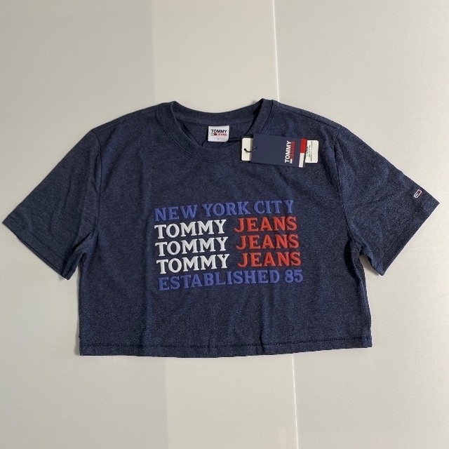 TOMMY HILFIGER(トミーヒルフィガー)の【新品・未使用】TOMMY JEANS ロゴTシャツ レディースのトップス(Tシャツ(半袖/袖なし))の商品写真