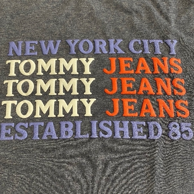 TOMMY HILFIGER(トミーヒルフィガー)の【新品・未使用】TOMMY JEANS ロゴTシャツ レディースのトップス(Tシャツ(半袖/袖なし))の商品写真