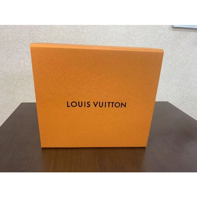 LOUIS VUITTON(ルイヴィトン)のルイヴィトン　空箱!美品！ レディースのバッグ(ショップ袋)の商品写真