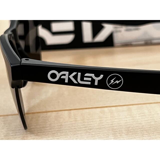 FRAGMENT(フラグメント)のOAKLEY × FRGMENT DESIGN  FROGSKINS LITE メンズのファッション小物(サングラス/メガネ)の商品写真