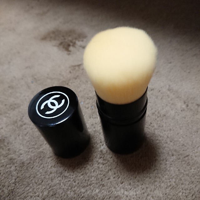 CHANEL(シャネル)の新品 CHANEL シャネル パンソー カブキ パウダーブラシ コスメ/美容のメイク道具/ケアグッズ(チーク/フェイスブラシ)の商品写真