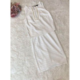 ビッキー(VICKY)の【美品】VICKY ビッキー　セットアップ　ホワイト(ひざ丈ワンピース)