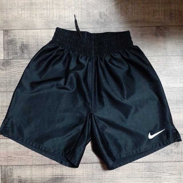 NIKE(ナイキ)のNIKE　パンツ　120 キッズ/ベビー/マタニティのキッズ服男の子用(90cm~)(パンツ/スパッツ)の商品写真